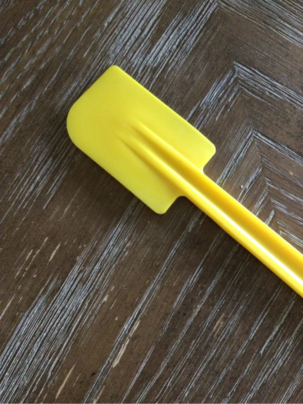 Vintage Kraft Yellow Plastic Jar Scraper Spreader Spatula MCM Kitchen 8.5”